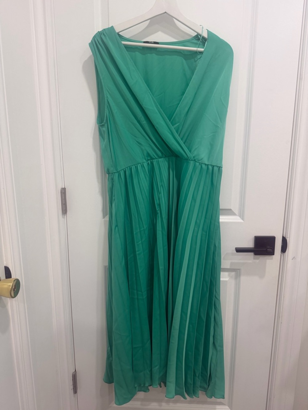 Sleeveless Green Pleated V-Neck Women's Dress - Picture 2 of 4